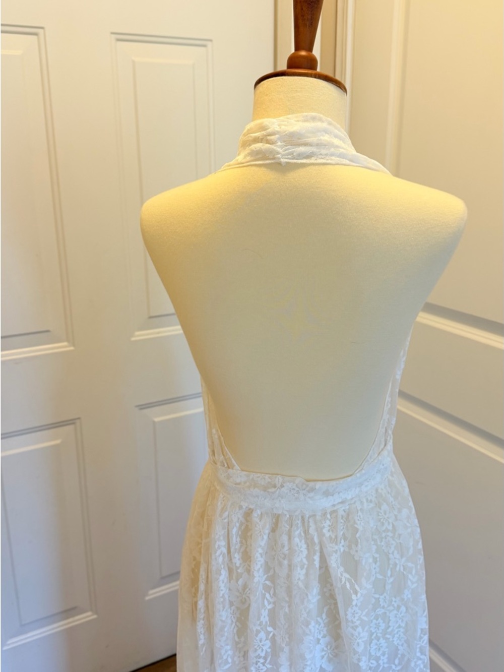 White Lace Halter maternity - Picture 5 of 6